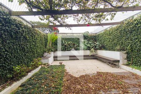 Casa de condomínio para alugar com 120m², 3 quartos e 2 vagasQuintal