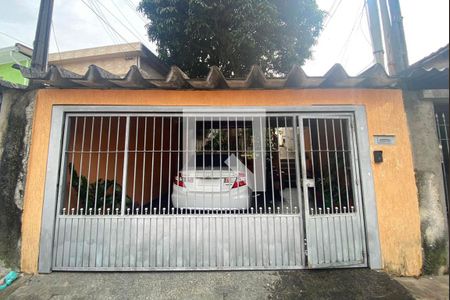 Casa à venda com 193m², 6 quartos e 2 vagas Casa à venda com 193m², 6 quartos e 2 vagasFachada