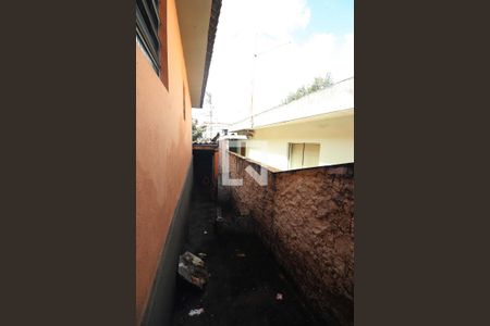 Casa à venda com 146m², 2 quartos e 2 vagasCorredor para Garagem