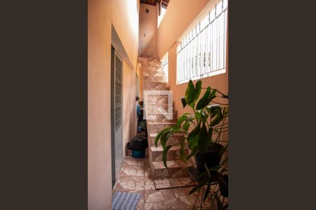 Casa à venda com 230m², 3 quartos e 2 vagasCorredor