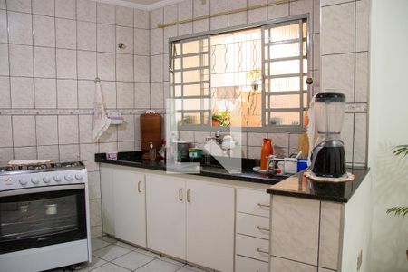 Casa à venda com 230m², 3 quartos e 2 vagasCozinha