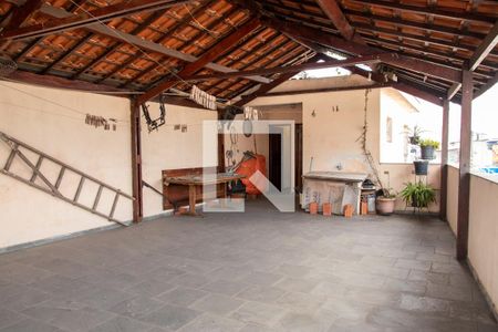 Casa à venda com 230m², 3 quartos e 2 vagasQuintal