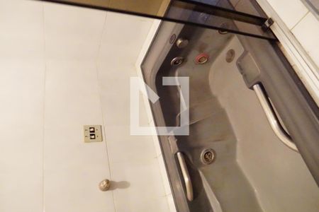 Casa à venda com 370m², 4 quartos e 2 vagasBanheiro