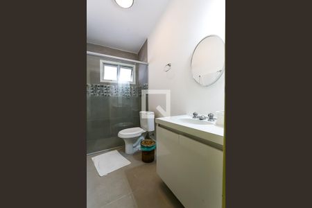 Casa para alugar com 240m², 4 quartos e 4 vagas Casa para alugar com 240m², 4 quartos e 4 vagasBanheiro da Suíte