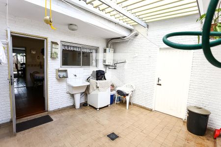 Casa para alugar com 240m², 4 quartos e 4 vagas Casa para alugar com 240m², 4 quartos e 4 vagasÁrea de Serviço