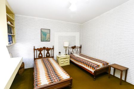 Casa para alugar com 240m², 4 quartos e 4 vagas Casa para alugar com 240m², 4 quartos e 4 vagasQuarto 2