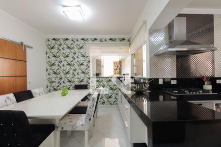Casa à venda com 500m², 3 quartos e 5 vagas Casa à venda com 500m², 3 quartos e 5 vagasCozinha
