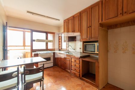 Casa de condomínio à venda com 500m², 3 quartos e 7 vagas Casa de condomínio à venda com 500m², 3 quartos e 7 vagasCozinha
