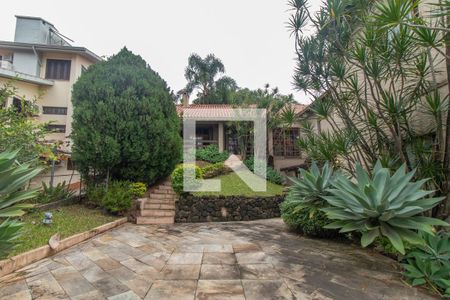 Casa de condomínio à venda com 500m², 3 quartos e 7 vagas Casa de condomínio à venda com 500m², 3 quartos e 7 vagasÁrea Externa