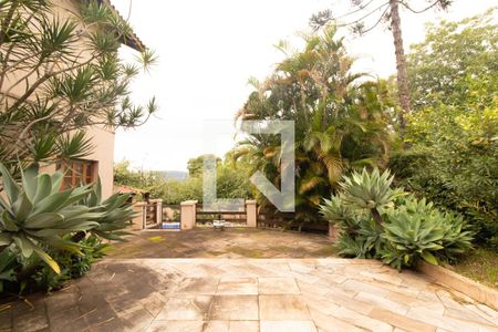 Casa de condomínio à venda com 500m², 3 quartos e 7 vagas Casa de condomínio à venda com 500m², 3 quartos e 7 vagasÁrea Externa