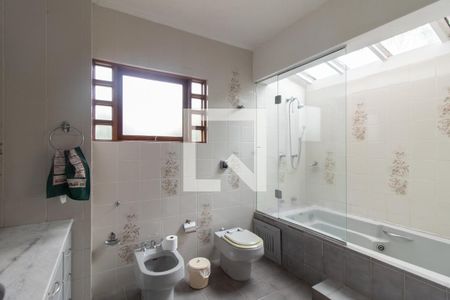 Casa de condomínio à venda com 500m², 3 quartos e 7 vagas Casa de condomínio à venda com 500m², 3 quartos e 7 vagasBanheiro da Suíte 3