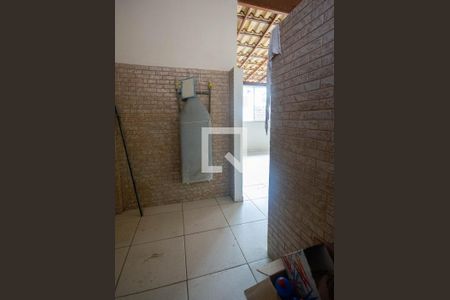 Casa à venda com 180m², 4 quartos e 1 vaga Casa à venda com 180m², 4 quartos e 1 vagaTerraço