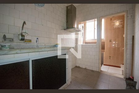 Casa à venda com 180m², 4 quartos e 1 vaga Casa à venda com 180m², 4 quartos e 1 vagaCozinha