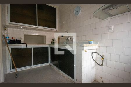 Casa à venda com 180m², 4 quartos e 1 vaga Casa à venda com 180m², 4 quartos e 1 vagaCozinha