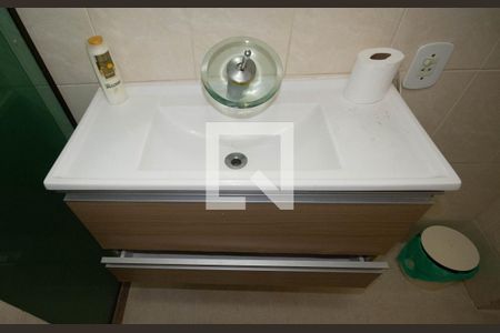 Casa à venda com 180m², 4 quartos e 1 vaga Casa à venda com 180m², 4 quartos e 1 vagaBanheiro