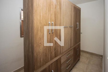 Casa à venda com 300m², 2 quartos e 2 vagas Casa à venda com 300m², 2 quartos e 2 vagasQuarto
