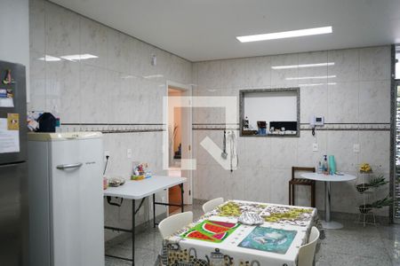 Casa à venda com 265m², 3 quartos e 3 vagas Casa à venda com 265m², 3 quartos e 3 vagasCozinha