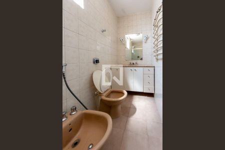 Apartamento à venda com 144m², 4 quartos e 3 vagasBanheiro da Suíte