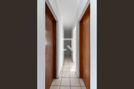 Corredor de casa para alugar com 2 quartos, 70m² em Jardim Santa Emilia, Guarulhos