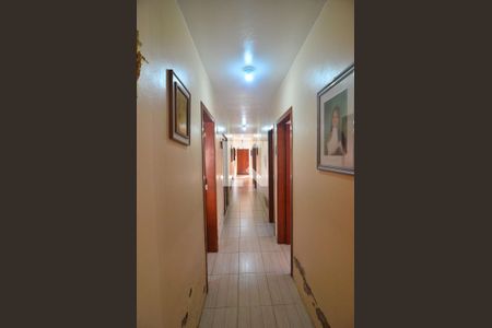 Corredor de casa à venda com 4 quartos, 155m² em Harmonia, Canoas