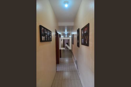 Corredor de casa à venda com 4 quartos, 155m² em Harmonia, Canoas