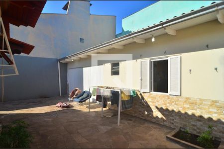 Casa à venda com 155m², 4 quartos e 5 vagasPátio