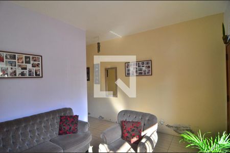 Sala de casa à venda com 4 quartos, 155m² em Harmonia, Canoas