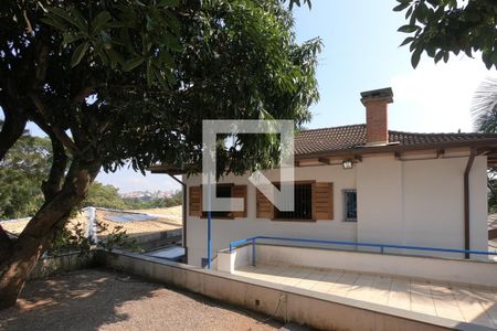 Casa à venda com 800m², 5 quartos e 4 vagas Casa à venda com 800m², 5 quartos e 4 vagasFachada Fundos