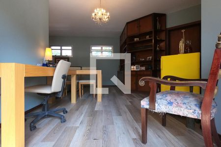 Casa à venda com 800m², 5 quartos e 4 vagas Casa à venda com 800m², 5 quartos e 4 vagasMezanino