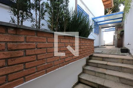 Casa à venda com 800m², 5 quartos e 4 vagas Casa à venda com 800m², 5 quartos e 4 vagasAcesso Lateral