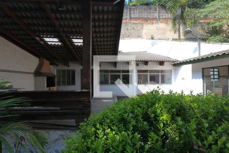 Casa à venda com 800m², 5 quartos e 4 vagas Casa à venda com 800m², 5 quartos e 4 vagasCasa Secundária
