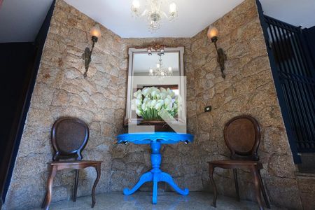 Casa à venda com 800m², 5 quartos e 4 vagas Casa à venda com 800m², 5 quartos e 4 vagasHall de Entrada
