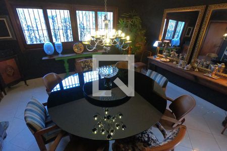 Casa à venda com 800m², 5 quartos e 4 vagas Casa à venda com 800m², 5 quartos e 4 vagasSala de Jantar