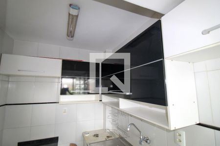 Apartamento à venda com 60m², 2 quartos e 1 vaga Apartamento à venda com 60m², 2 quartos e 1 vagaCozinha - Armários