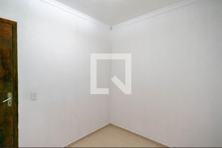 Quarto 2 de casa para alugar com 2 quartos, 90m² em Vila Iório, São Paulo