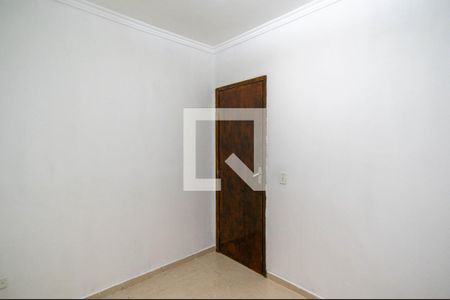 Quarto 2 de casa para alugar com 2 quartos, 90m² em Vila Iório, São Paulo
