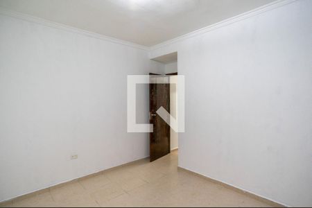 Quarto 1 de casa para alugar com 2 quartos, 90m² em Vila Iório, São Paulo