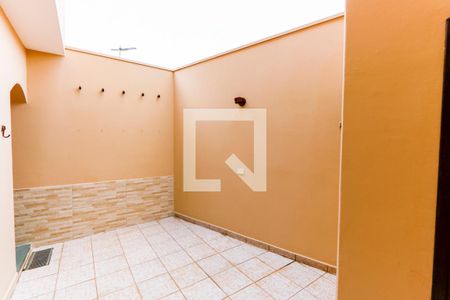 Casa à venda com 254m², 3 quartos e 2 vagas Casa à venda com 254m², 3 quartos e 2 vagasQuintal