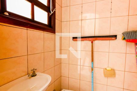 Casa à venda com 254m², 3 quartos e 2 vagas Casa à venda com 254m², 3 quartos e 2 vagasBanheiro de serviço