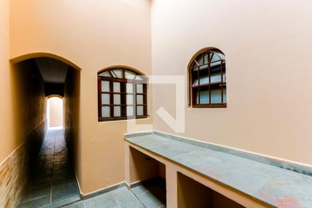 Casa à venda com 254m², 3 quartos e 2 vagas Casa à venda com 254m², 3 quartos e 2 vagasCorredor - Externo