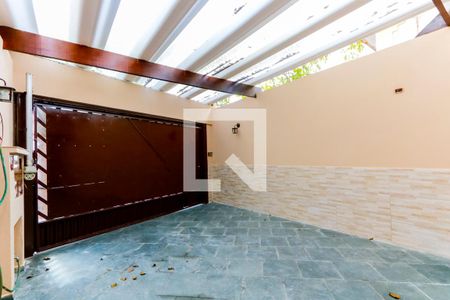 Casa à venda com 254m², 3 quartos e 2 vagas Casa à venda com 254m², 3 quartos e 2 vagasGaragem