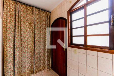 Casa à venda com 254m², 3 quartos e 2 vagas Casa à venda com 254m², 3 quartos e 2 vagasÁrea de serviço