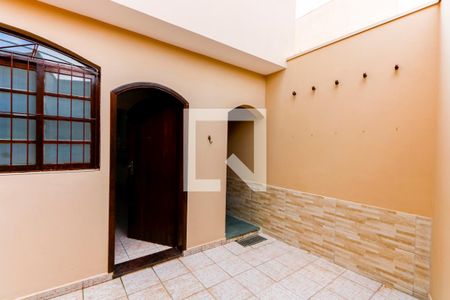 Casa à venda com 254m², 3 quartos e 2 vagas Casa à venda com 254m², 3 quartos e 2 vagasQuintal