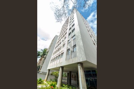 Apartamento à venda com 266m², 3 quartos e 1 vaga Apartamento à venda com 266m², 3 quartos e 1 vagaFachada