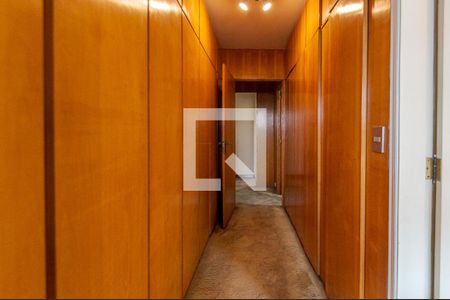 Apartamento à venda com 266m², 3 quartos e 1 vaga Apartamento à venda com 266m², 3 quartos e 1 vagaCloset da suíte