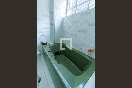 Apartamento à venda com 266m², 3 quartos e 1 vaga Apartamento à venda com 266m², 3 quartos e 1 vagaBanheiro Social