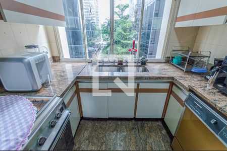 Apartamento à venda com 266m², 3 quartos e 1 vaga Apartamento à venda com 266m², 3 quartos e 1 vagaCozinha
