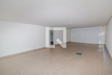 Casa à venda com 270m², 3 quartos e 4 vagas Casa à venda com 270m², 3 quartos e 4 vagasgaragem