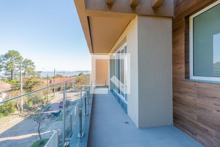 Casa à venda com 270m², 3 quartos e 4 vagas Casa à venda com 270m², 3 quartos e 4 vagasVaranda