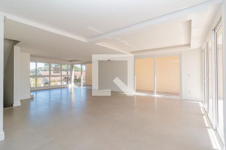 Casa à venda com 270m², 3 quartos e 4 vagas Casa à venda com 270m², 3 quartos e 4 vagasCozinha
